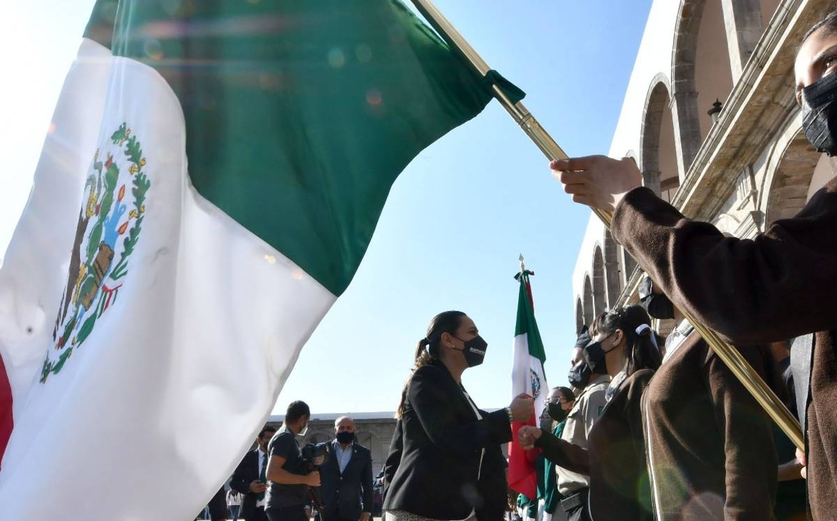 El 24 de febrero se celebra el Día de la Bandera.