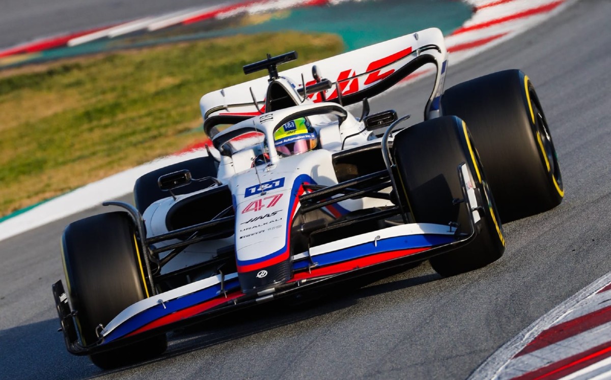 Haas retira colores de su patrocinador ruso en su monoplaza (Twitter)