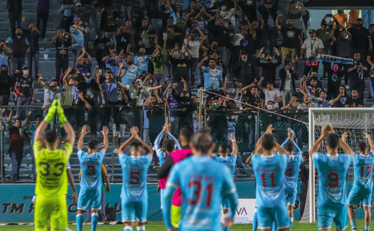 Jugadores y aficionados de la Jaiba Brava del Tampico-Madero.