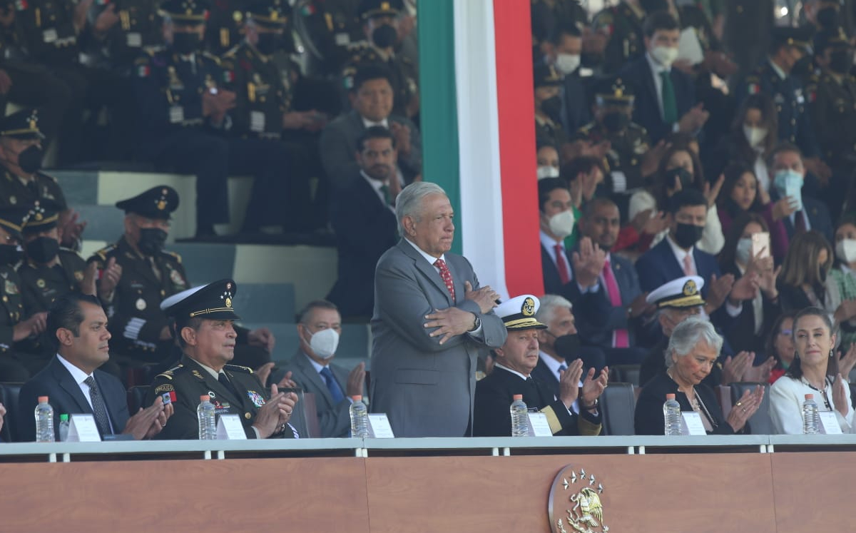El Presidente durante la ceremonia por el Día de la Bandera en Campo Marte. | Javier Ríos