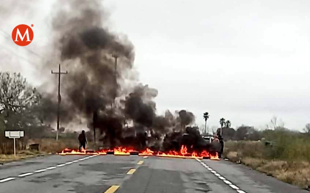 Usuarios en redes sociales reportan bloqueos en Tamaulipas