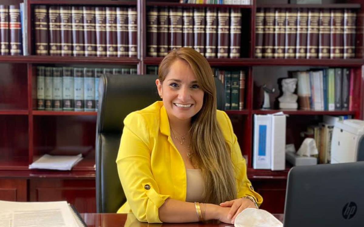 Viridiana Márquez Moreno, contralora de León.