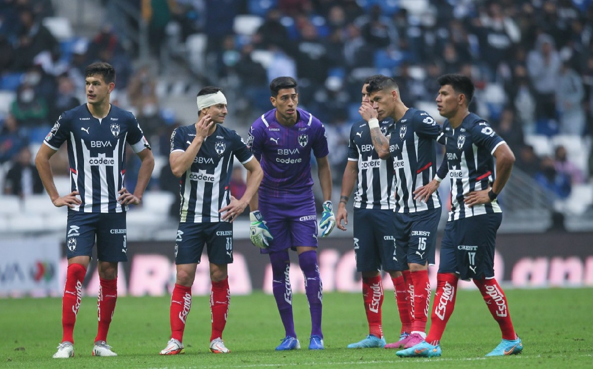 Rayados en picada; caen en casa ante el Atlético de San Luis (Jorge López)