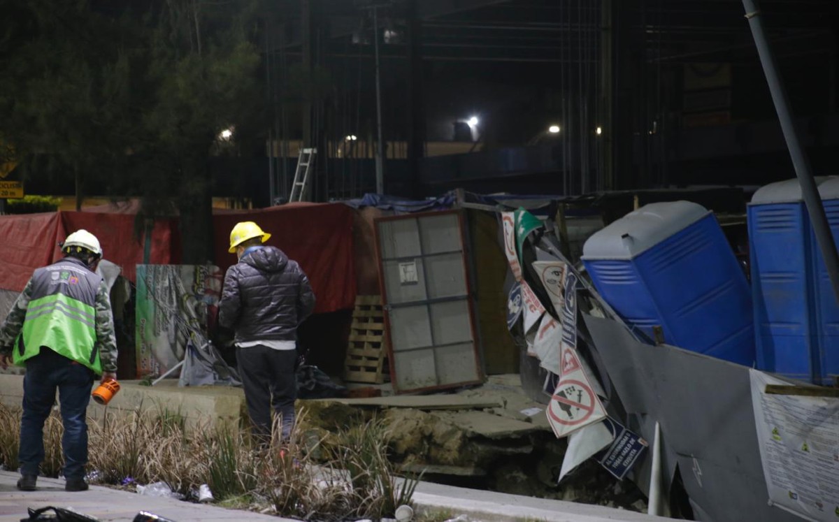 Socavón tras derrumbe en Cuauhtémoc.