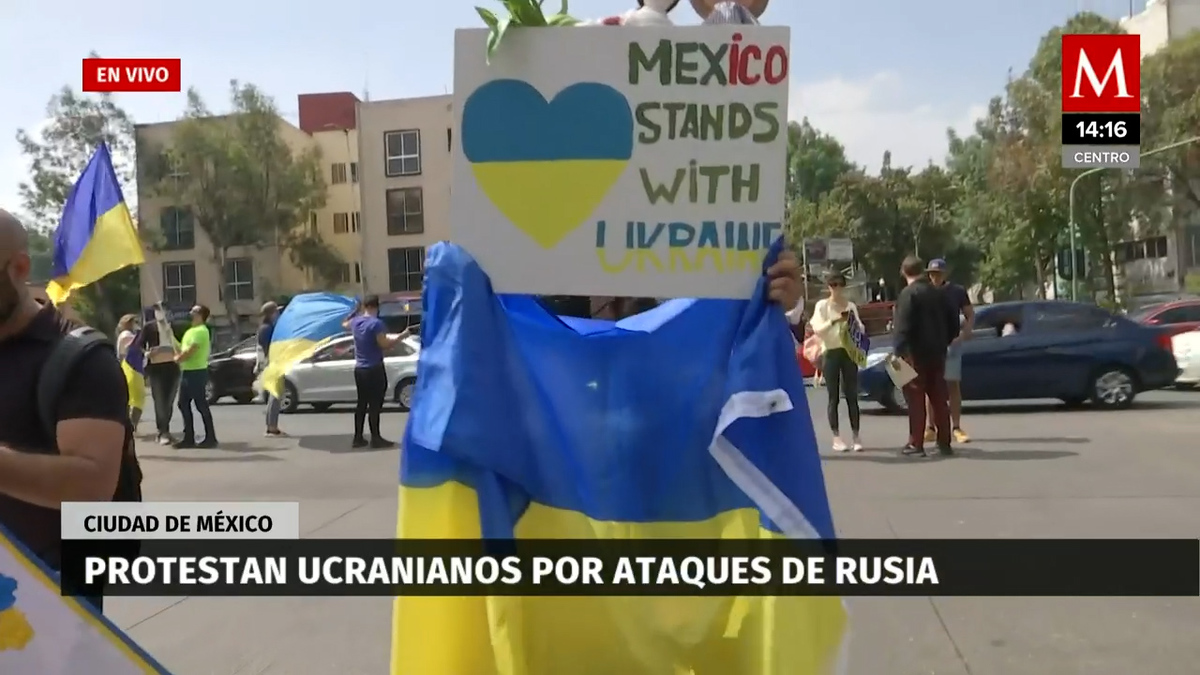 Ucranianos protestan por ataque de Rusia a fuera de la embajada