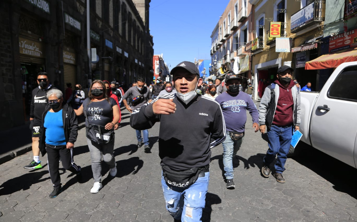 Ambulantes de la 8 y la 10 Poniente en Puebla | Andrés Lobato