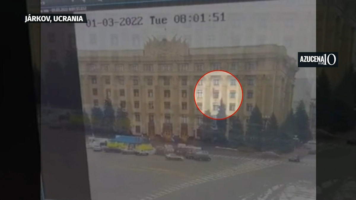 Bombardeo contra edificio de gobierno en Járkov, Ucrania | VIDEO
