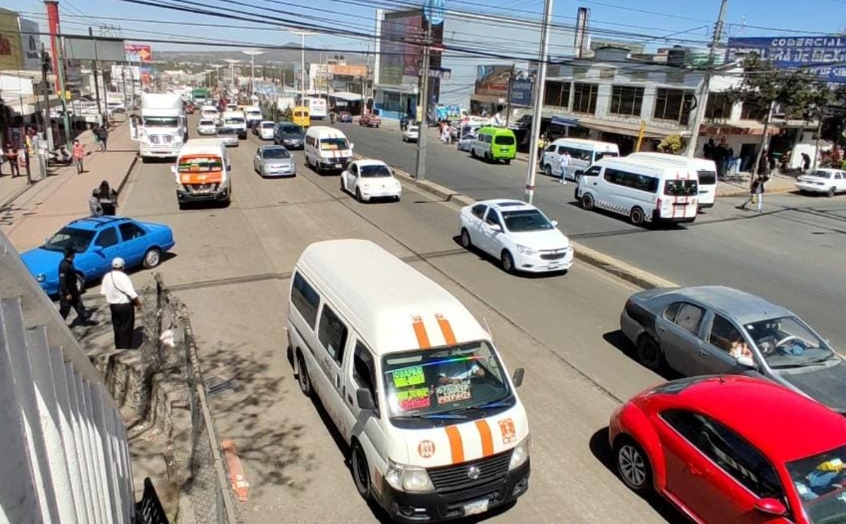 El congestionamiento se registra principalmente por los cierres que recientemente se realizaron en la vía de cuota. (Especial)