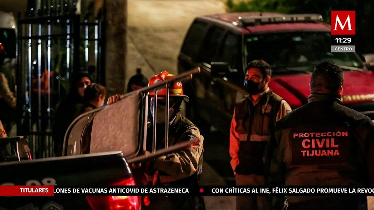 Desalojan 90 viviendas en Tijuana por deslizamiento de tierra
