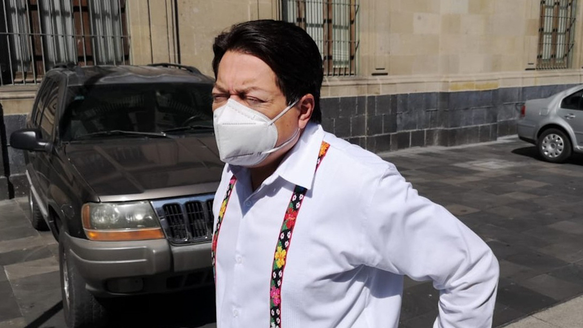 AMLO recibe a dirigentes de Morena en Palacio Nacional