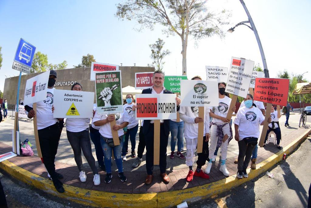 Diputados y expertos rechazaron la prohibición del “vapeo” y llamaron a trabajar en su regulación. (Especial)