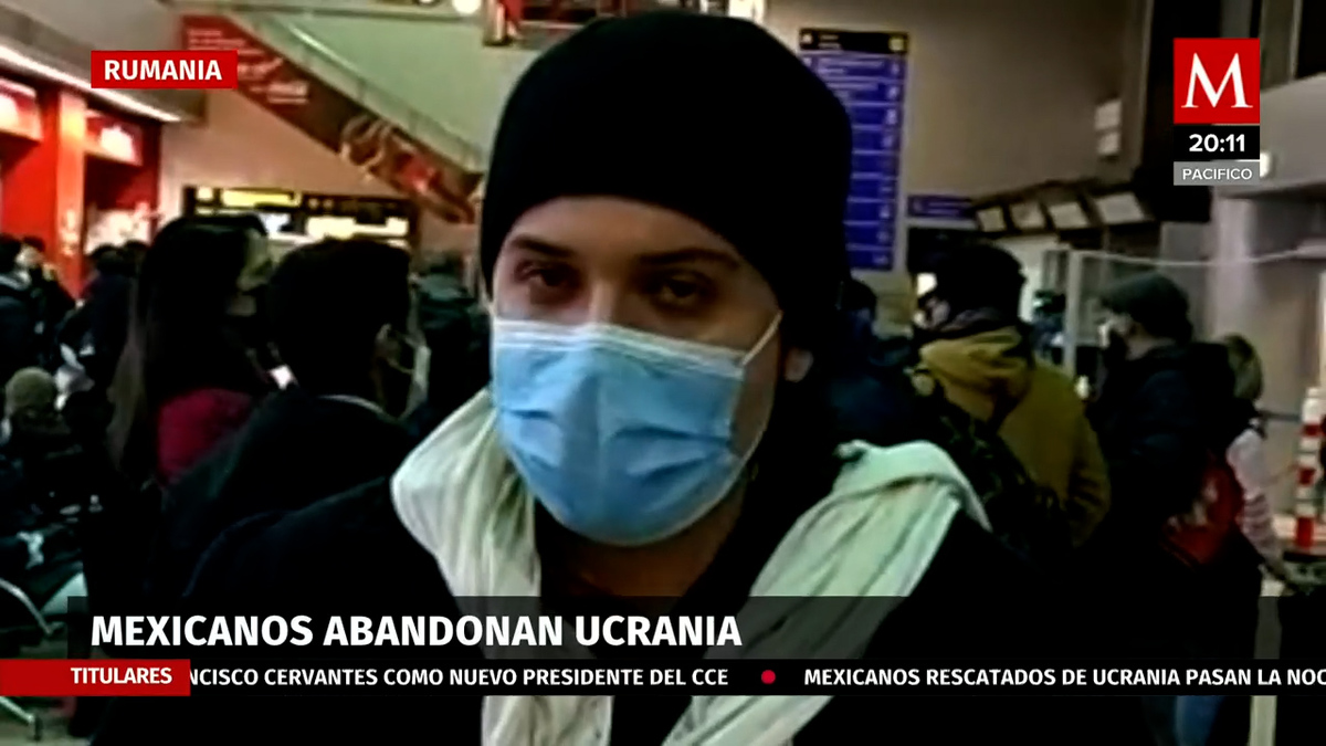 Mexicanos rescatados de Ucrania pasan la noche en albergue de Bucarest