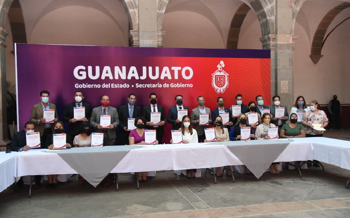 Con esta firma de convenio, les da esperanza a las familias de encontrar a sus seres queridos / Cortesía
