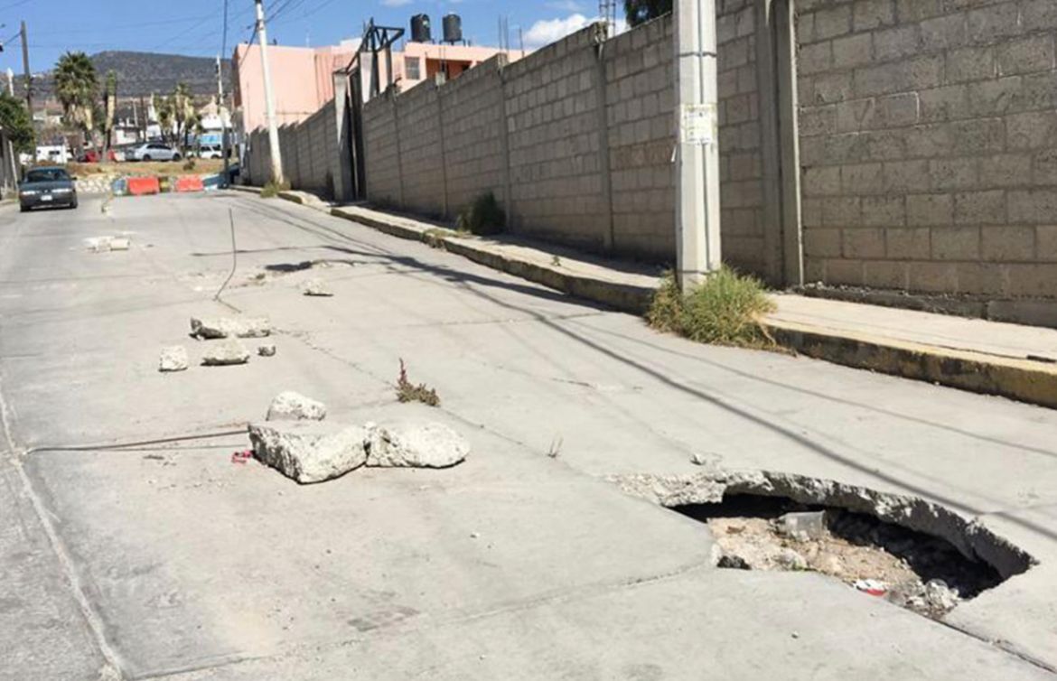 Tiene ocho meses de haberse reportado el deterioro del asfalto.