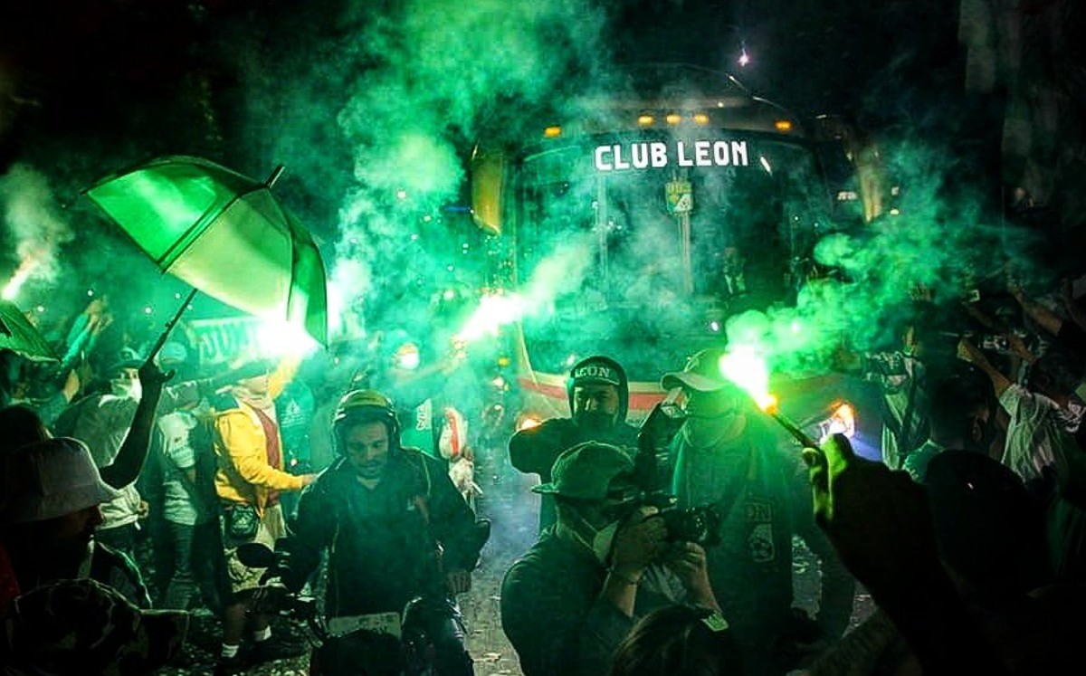 Aficionados del León / Foto: Archivo