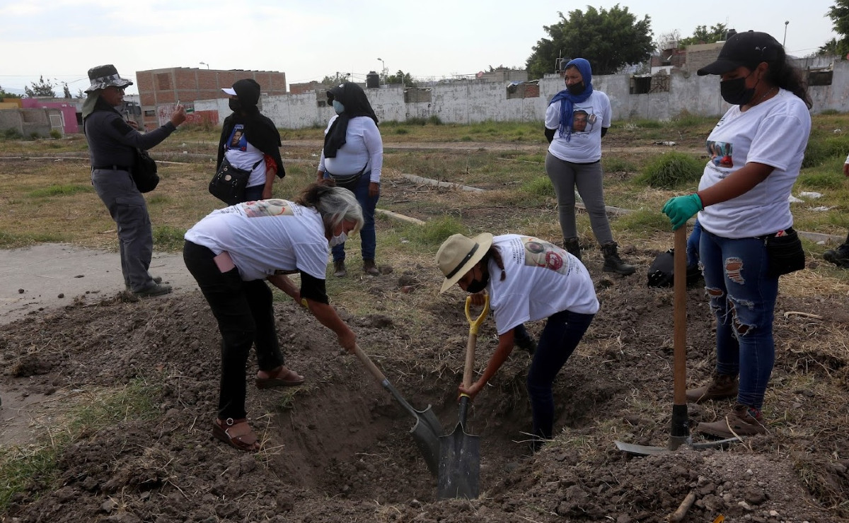 Madres buscadoras y brigada nacional buscan a desaparecidos en Jalisco (Fernando Carranza)