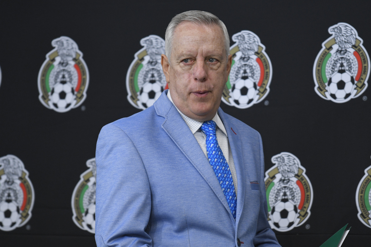 "Serán sancionados": Arturo Brizio tras quejas de América y Chivas por el arbitraje  (Imago7)