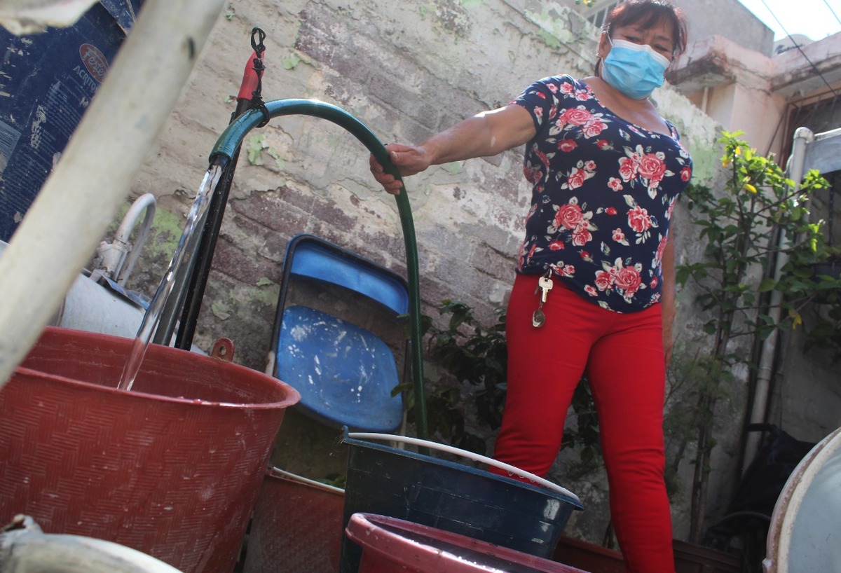 Vecinos que no pagan agua (Especial)