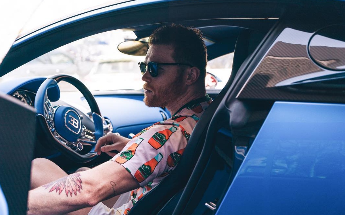 Canelo Álvarez presume su lujoso y caro Bugatti Chiron (Instagram @canelo)