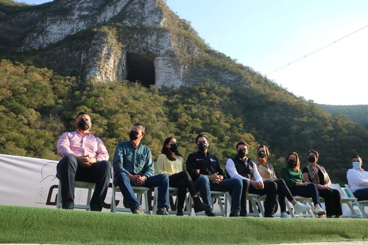 Firma Estado decreto para proteger Cueva de los Murciélagos en Santiago. Foto: Leonel Rocha