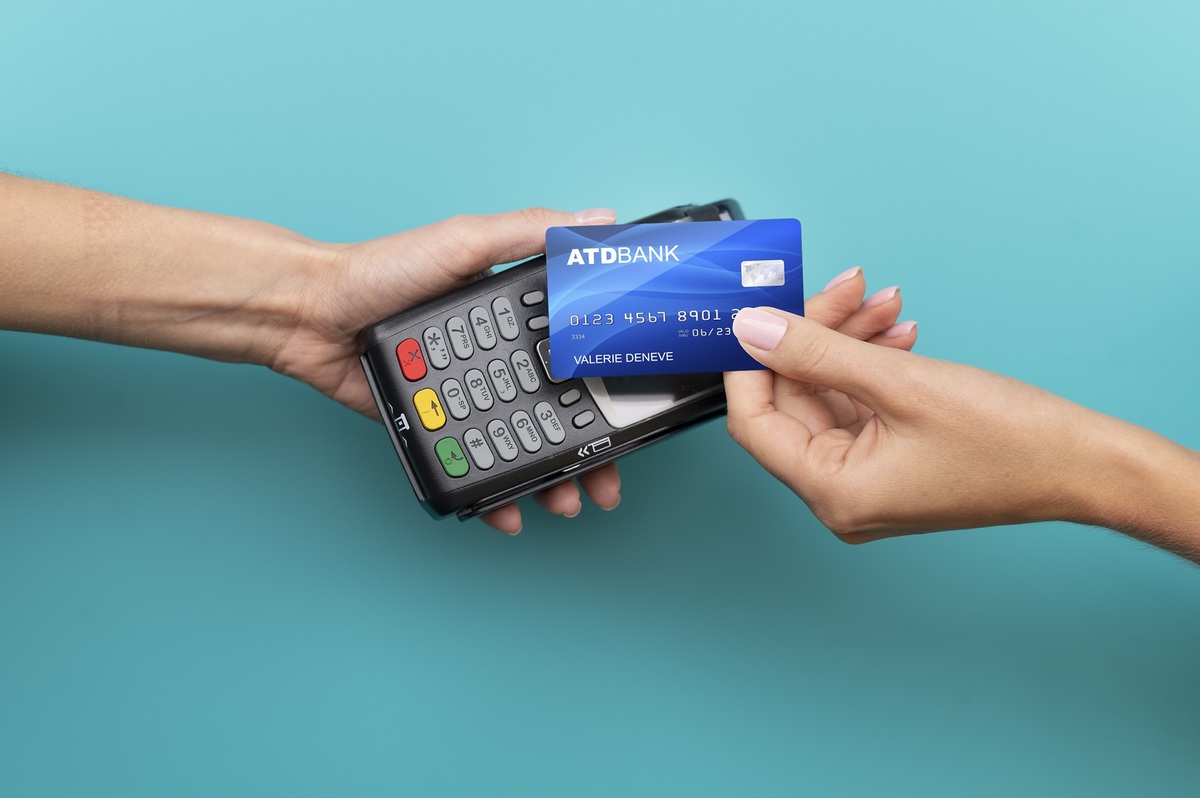 El score de crédito permite acceder a diferentes tipos de tarjetas bancarias. | Freepik