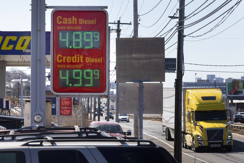 El alza a los precios del petróleo han dejado récords no visto desde 2008. (AP)