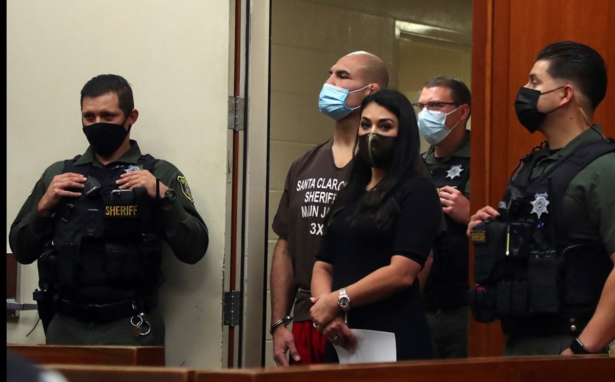 Caín Velázquez no recibe libertad bajo fianza y permanecerá encerrado (AP)