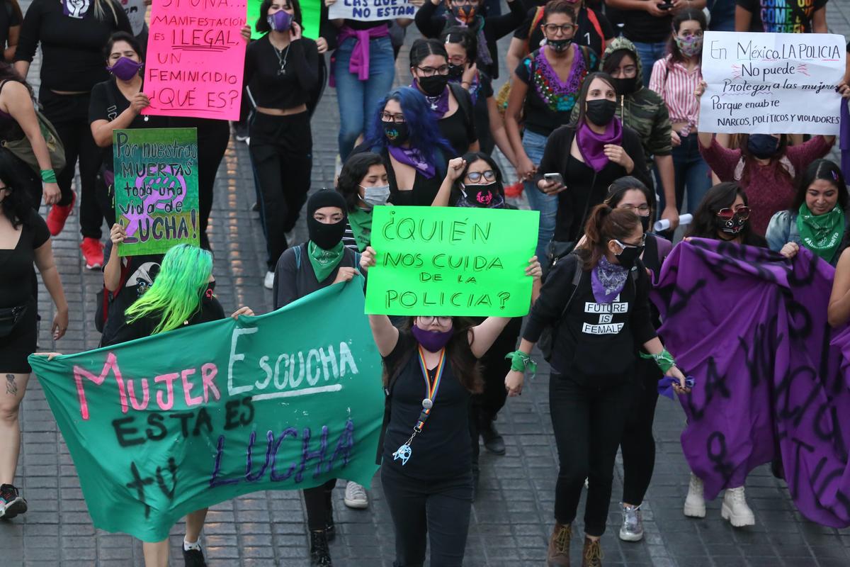 En la Explanada habrá varios contingentes a los que las mujeres se pueden unir. Foto: Raúl Palacios