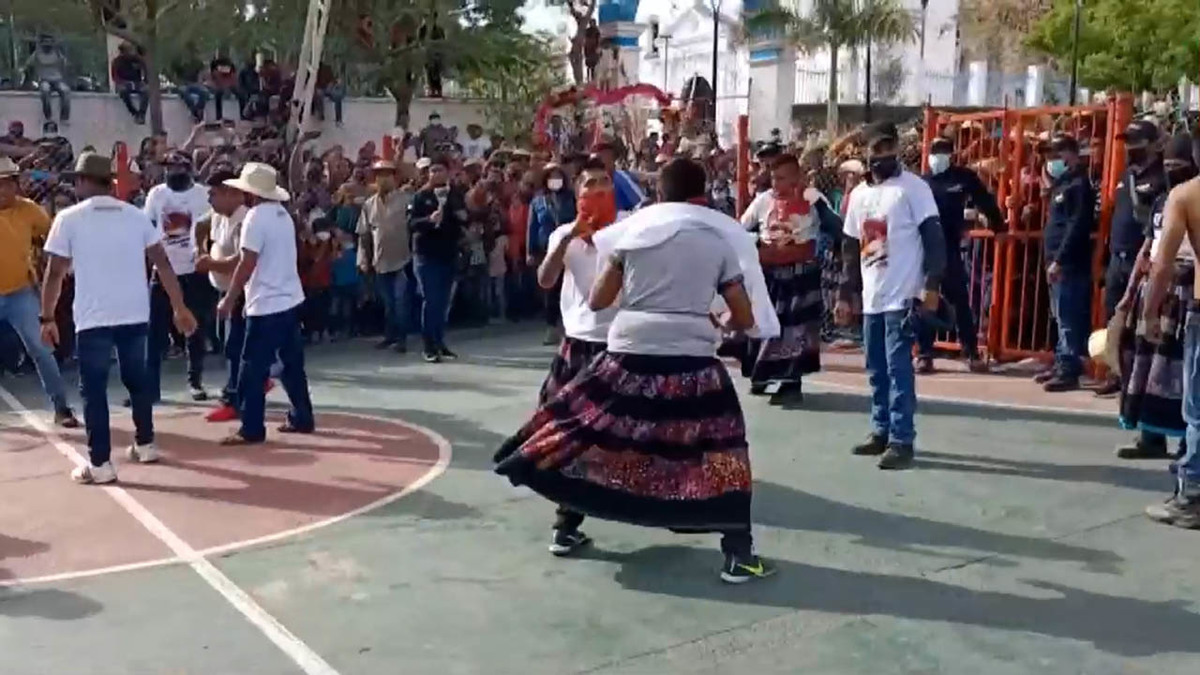 En Guerrero se llevó a cabo la tradicional pelea de Xochimilcas