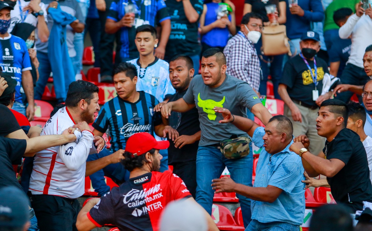 Hasta el momento no hay detenidos tras riña en el Estadio Corregidora (AP)