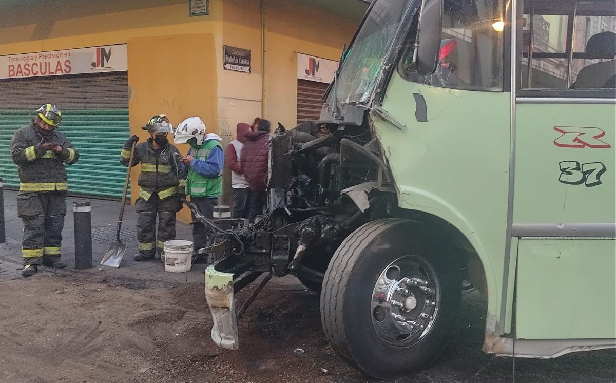 El conductor del camión de pasajeros huyó del lugar tras el accidente. | César Velázquez