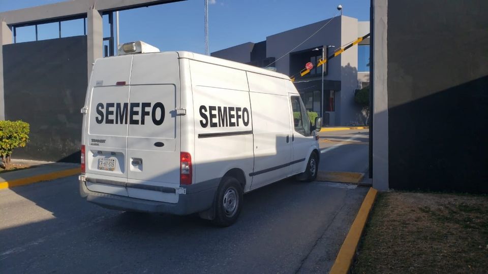 El cuerpo fue trasladado el Semefo. (Nancy Domínguez)