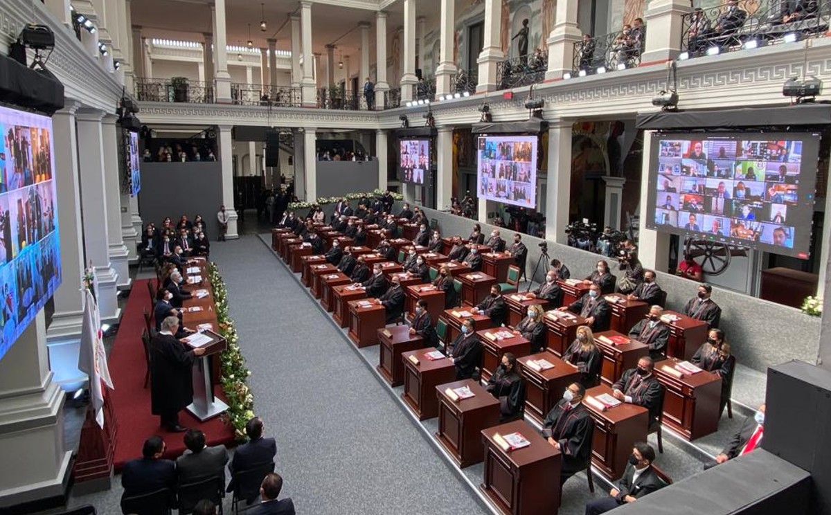 Se debe luchar por alcanzar lo antes posible el equilibrio en los máximos cargos del Tribunal.