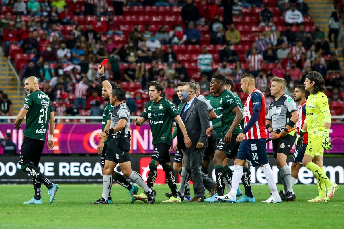 Matheus Dória recibió dos partidos de suspensión. (Imago7)