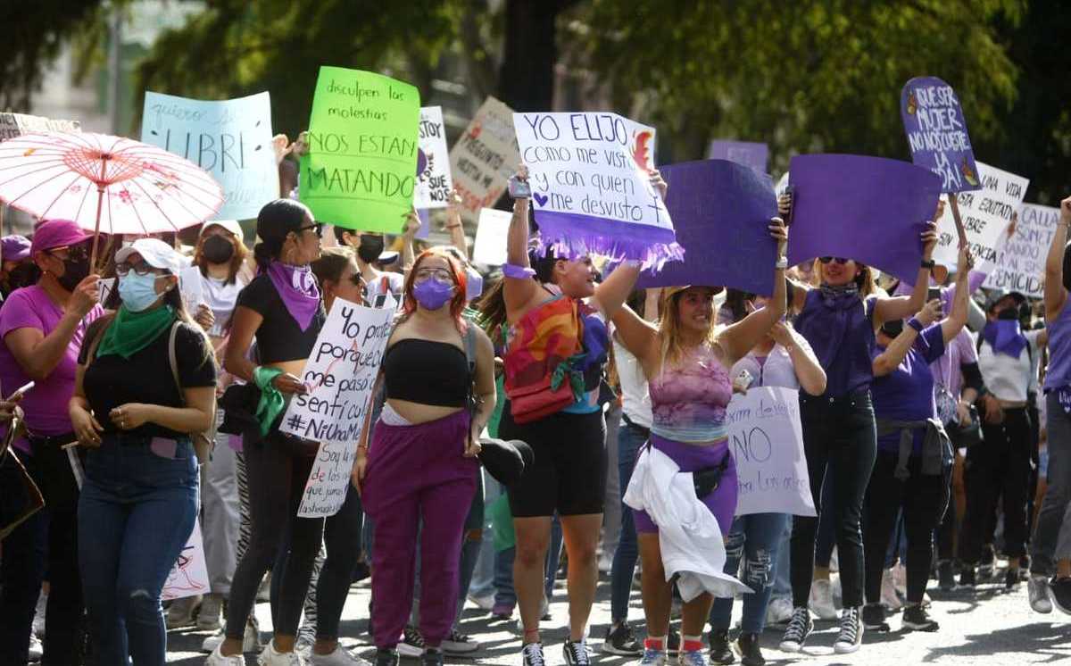 Marcha 8M. Miles de mujeres salen en CdMx contra violencia de género ...