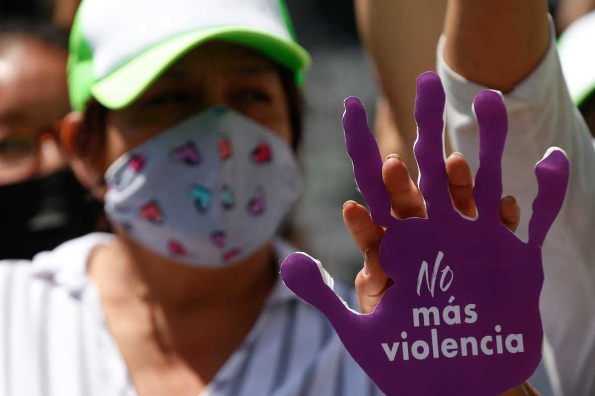 SNDIF llama a mujeres a "no responder de la misma manera que los agresores" | Araceli López