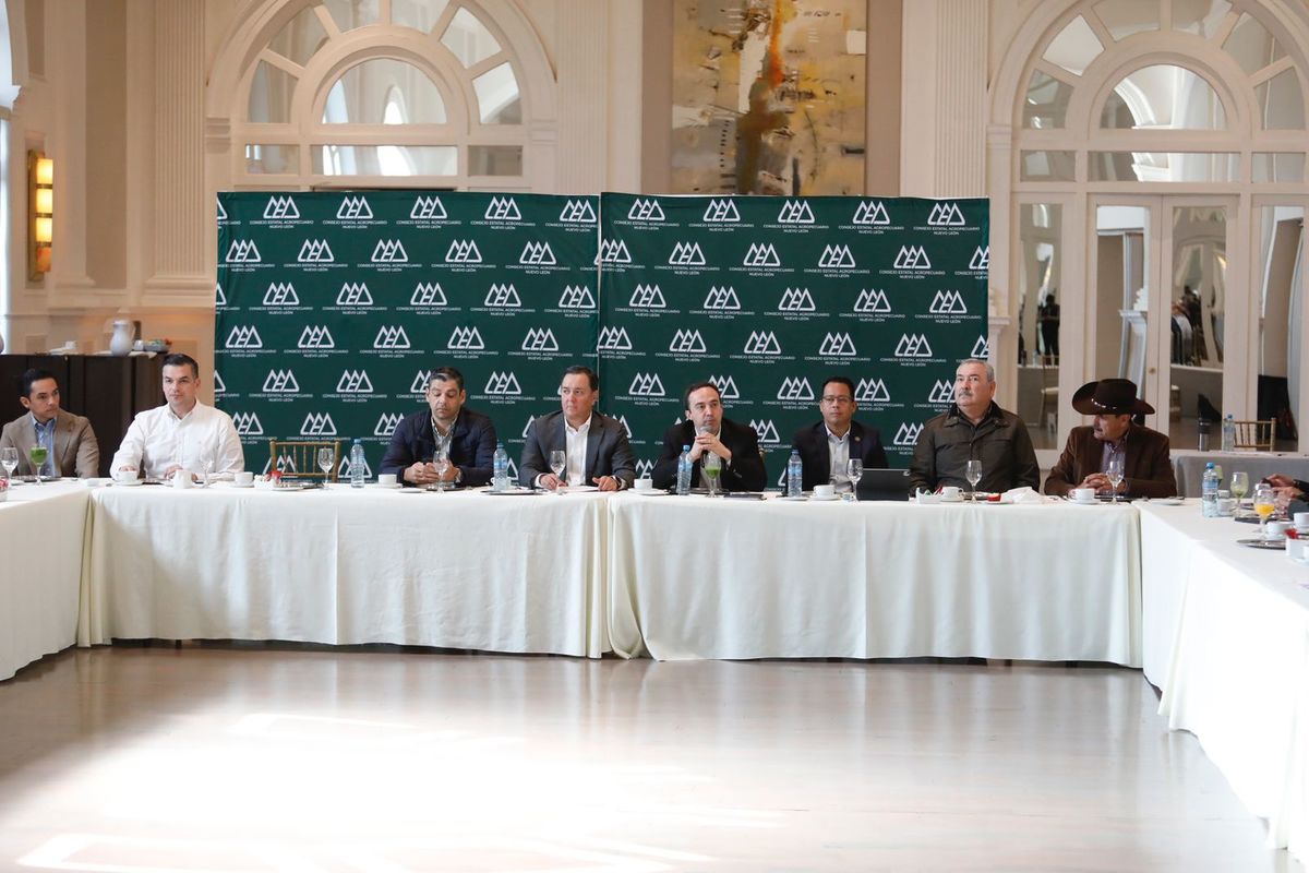 El Consejo Estatal Agropecuario de Nuevo León se reunió con diputados locales y federales.