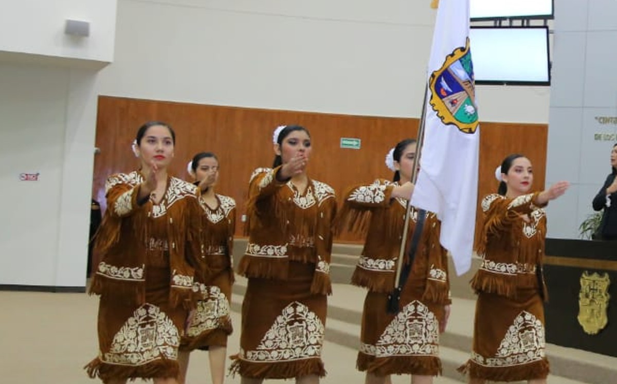 Honores al escudo de Tamaulipas. (Especial)