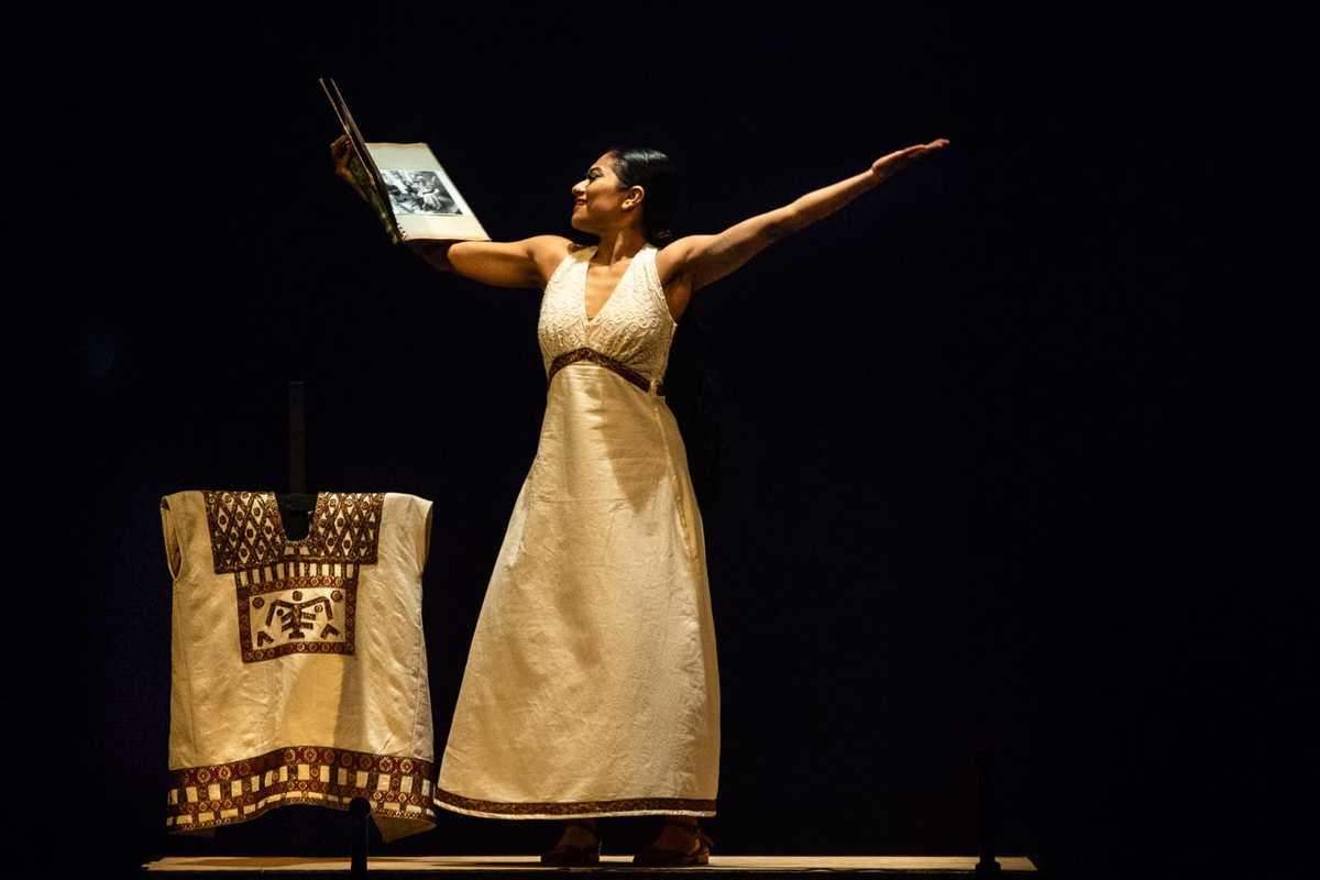'Mujer Raíz' se presenta en el Teatro Guillermina Bravo. (Cortesía)
