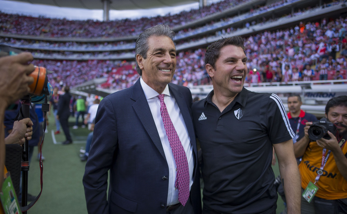 Tomás Boy y Leandro Cufré en un Clásico Tapatío en 2019 (Mexsport)