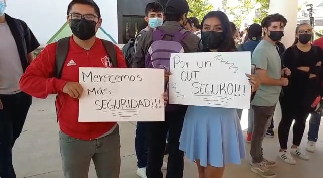 Alumnos del CUTonalá se manifestaron al interior del plantel educativo. (Juan Carlos Munguía)
