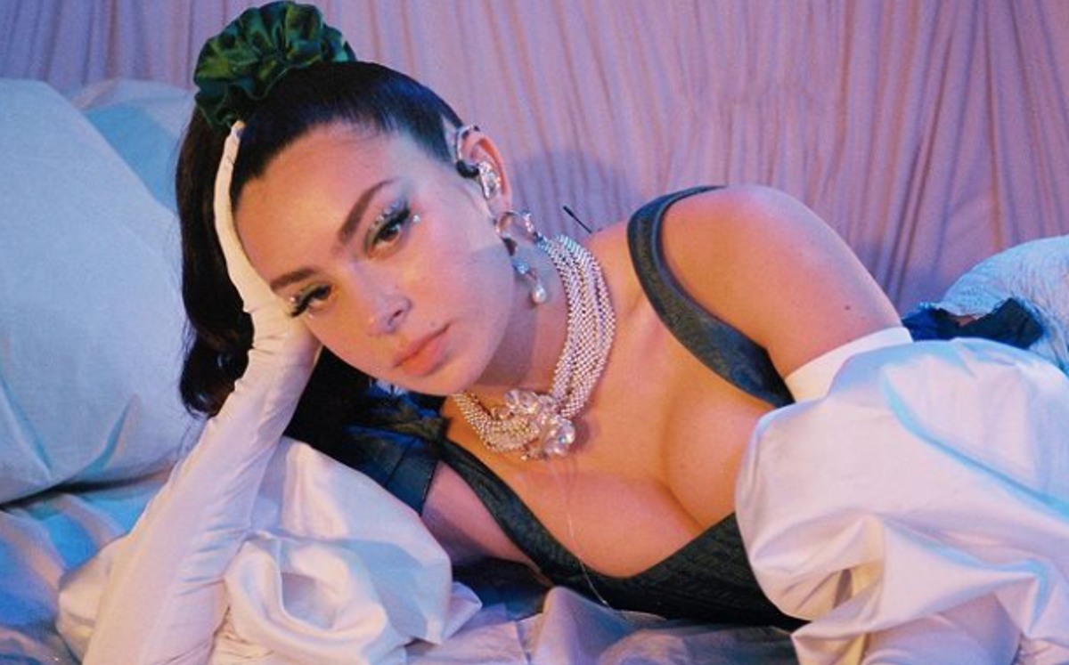 Charli XCX comenzará su gira mundial este 26 de marzo donde presentará su quinto álbum 'Crash'. (Instagram)