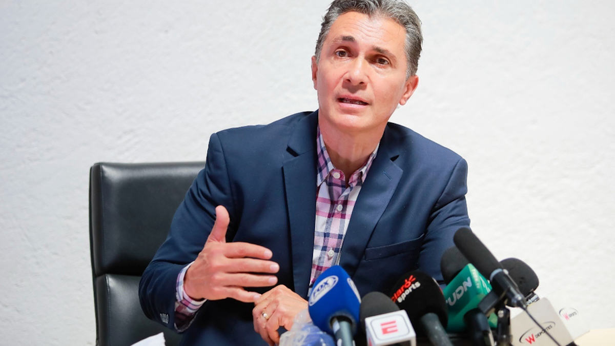 Detenido por riña tenía casi 100 de las playeras robadas al Club Querétaro: Adolfo Ríos