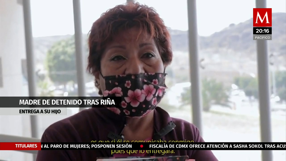 Madre entrega a su hijo a Fiscalía de Querétaro por participar