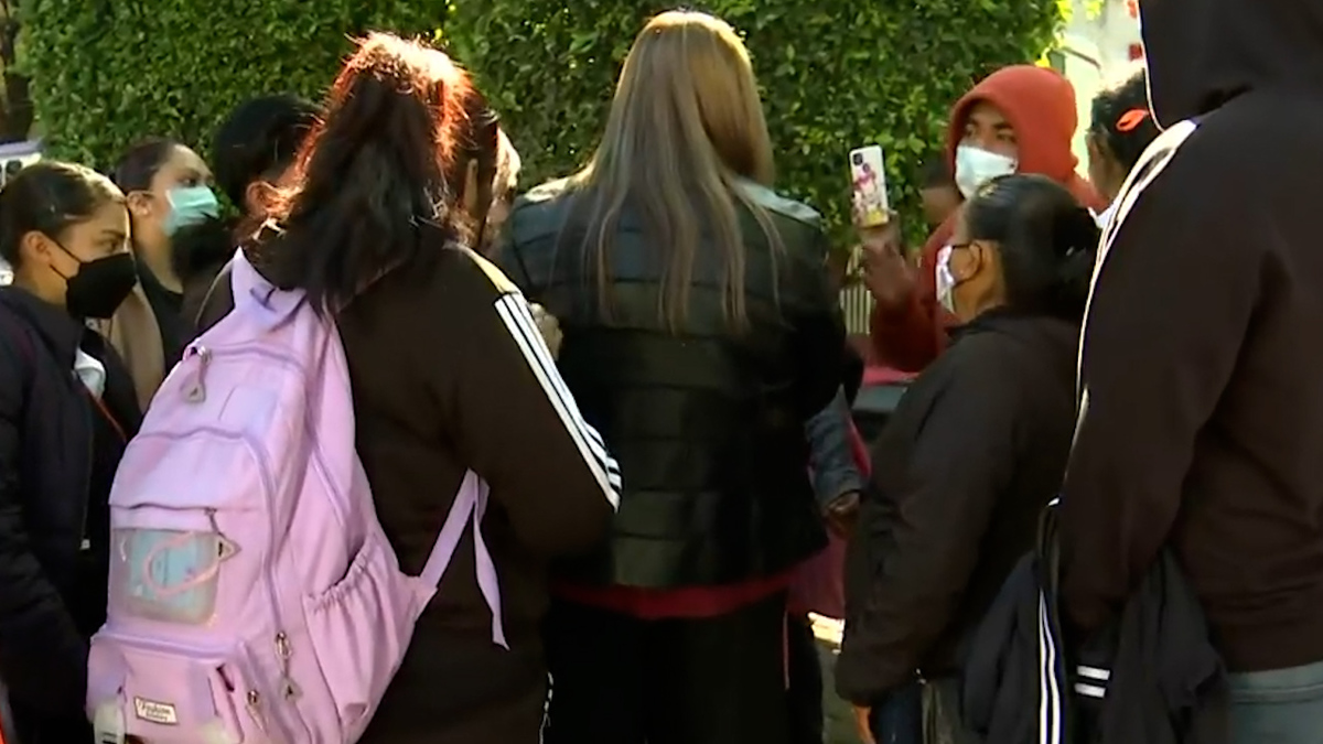 Padres y alumnos denuncian maltratos en el Instituto Roosevelt de la CdMX