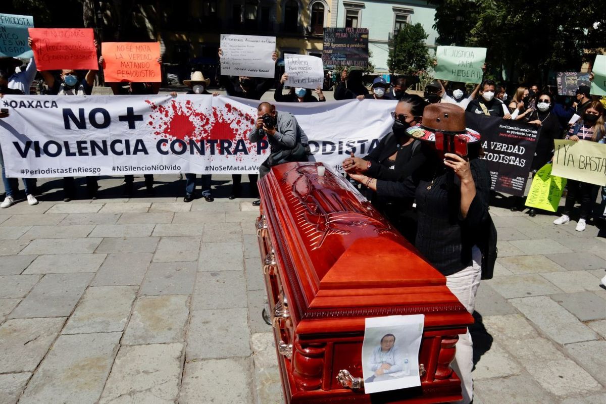 Periodistas en Oaxaca se manifestaron por el asesinato de Heberto López. | Cuartoscuro