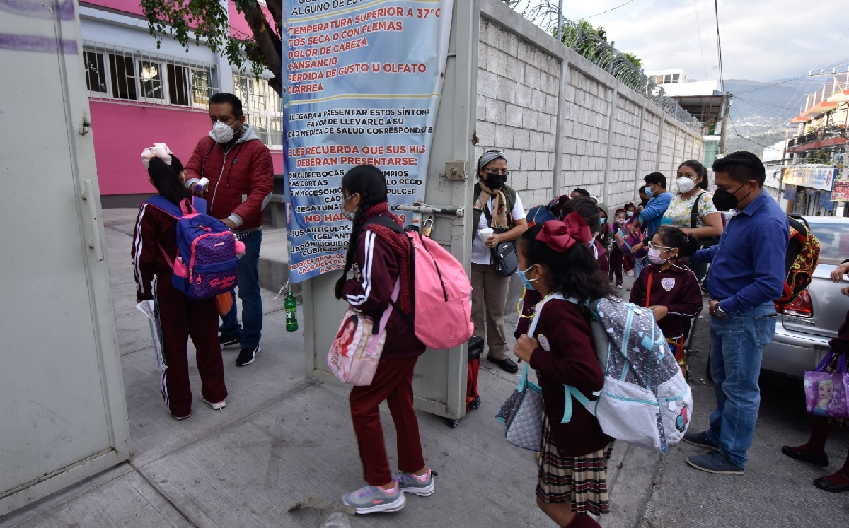 El regreso a clases presenciales ha ayudado a madres y padres que trabajan. | Cuartoscuro