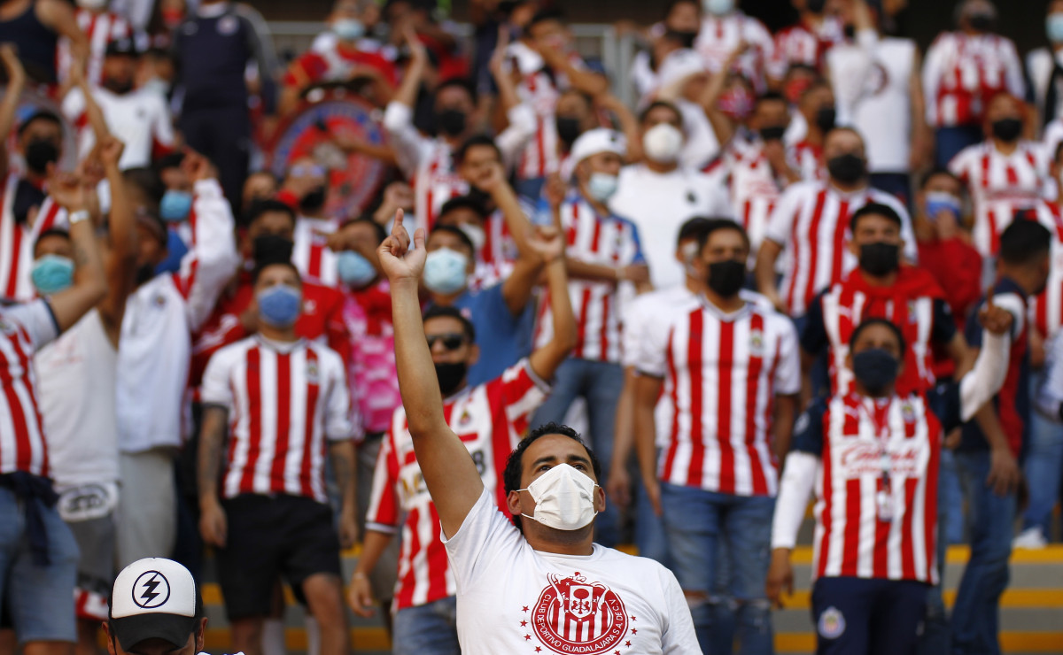 Seguidores de Chivas en partido en el estadio Akron (Mexsport)