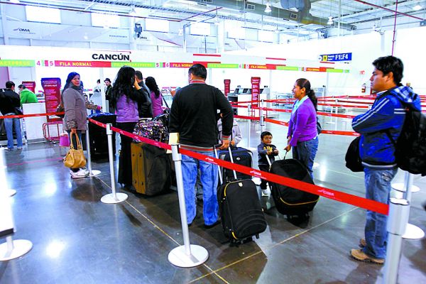 Los usuarios de VivaAerobus serán los primeros en estrenar la nueva terminal. Roberto Alanís