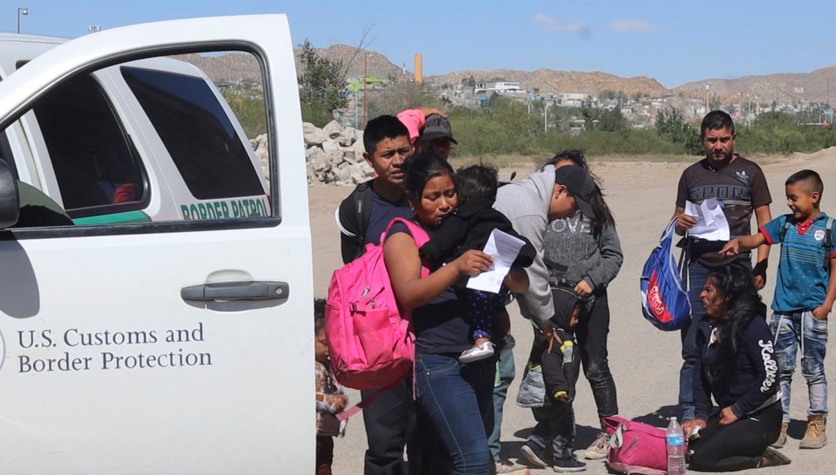Detención de migrantes en EU. (AP)